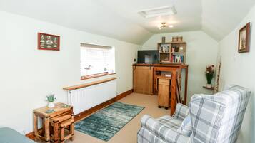 1 bedroom, individually decorated, individually furnished, free WiFi