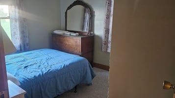 4 bedrooms, bed sheets