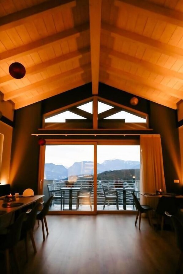 32-Zoll-Smart-TV mit Kabelempfang, Fernseher, Fußbodenheizung