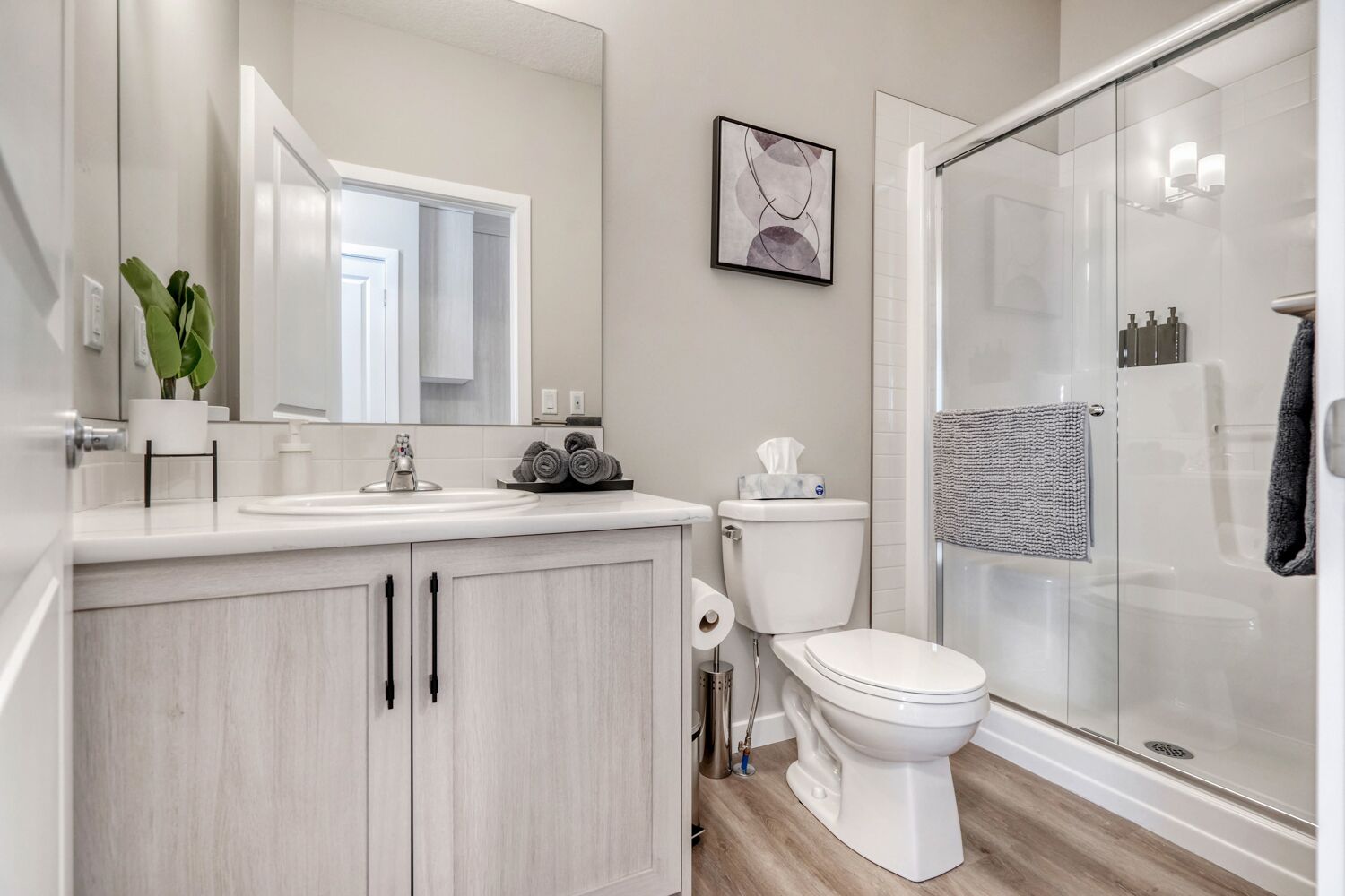 New Private Sanctuary w/King Bed