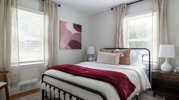 4 bedrooms, desk, iron/ironing board, travel cot