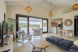 TV, offices - Sandcastles & Sunshine at Blue Bay Resort (Sint Michiel)