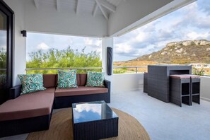 Terrace/patio - Sandcastles & Sunshine at Blue Bay Resort (Sint Michiel)
