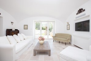 Luxury Apartment | Living area | Flat-screen TV - COUNTRY LIFE RELAIS (Massa Lubrense)