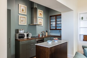Luxury Apartment | Private kitchen | Fridge, oven, stovetop, dishwasher - COUNTRY LIFE RELAIS (Massa Lubrense)