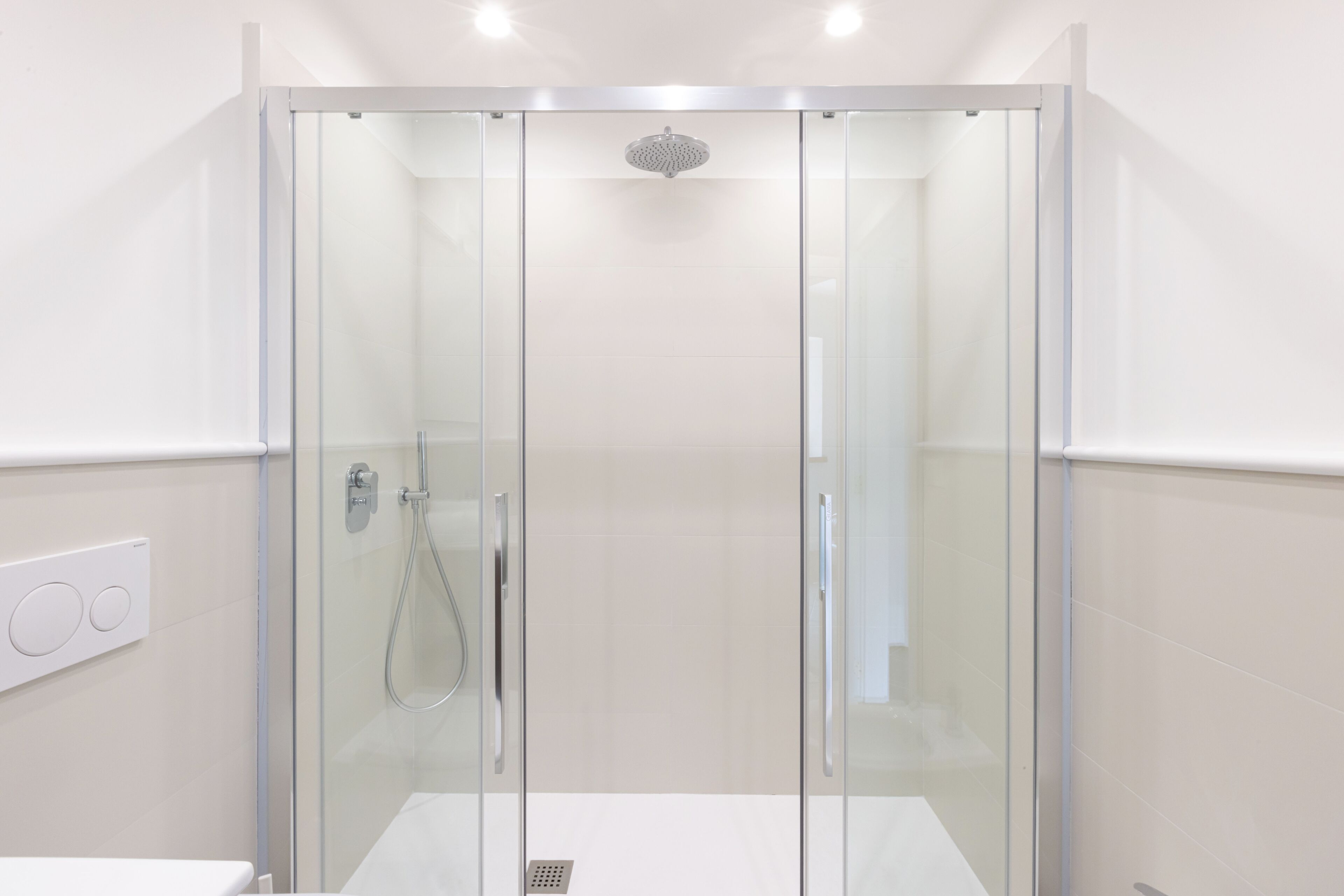 Appartamento Executive | Bagno | Combinazione doccia/vasca, asciugacapelli, bidet, asciugamani