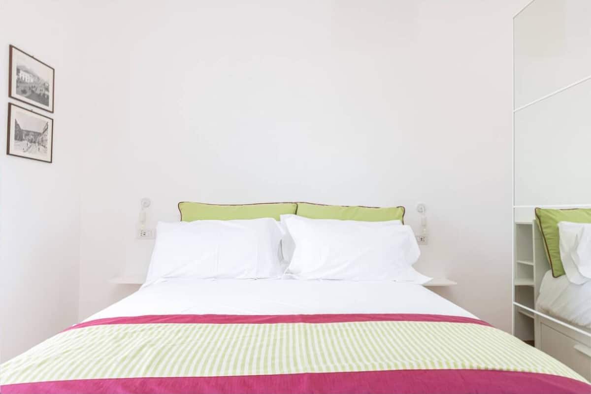 Deluxe Apartment | In-room safe, desk, iron/ironing board, free WiFi