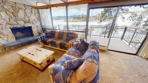 智能电视、壁炉