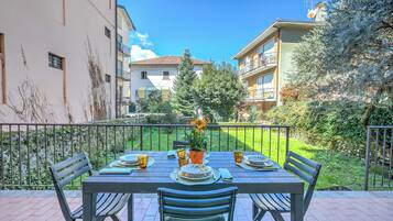 Tempat makan outdoor