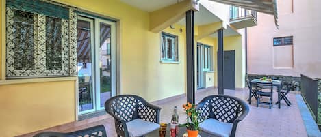 Familie appartement, meerdere slaapkamers (Leonardo House Garden Stresa Center) | Buiten dineren