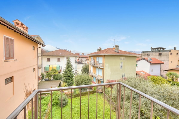Family Apartment, Multiple Bedrooms (Riccardo House Stresa 1 min from Lake) | Balcony