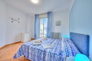 Familienapartment, Mehrere Schlafzimmer (Riccardo House Stresa 1 min from Lake) | 2 Schlafzimmer, kostenloses WLAN, Bettwäsche