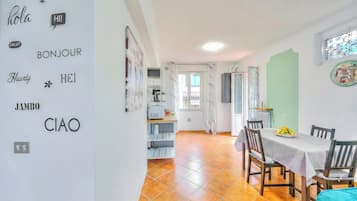 Family Apartment, 2 Bedrooms, Balcony (Riccardo House Stresa 1 min from Lake) | Dining