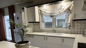 Căn hộ, nhiều giường | Bếp riêng | Tủ lạnh, lò vi sóng, lò nướng, bếp nấu 