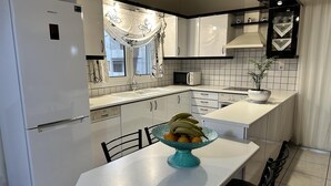 Căn hộ, nhiều giường | Bếp riêng | Tủ lạnh, lò vi sóng, lò nướng, bếp nấu 