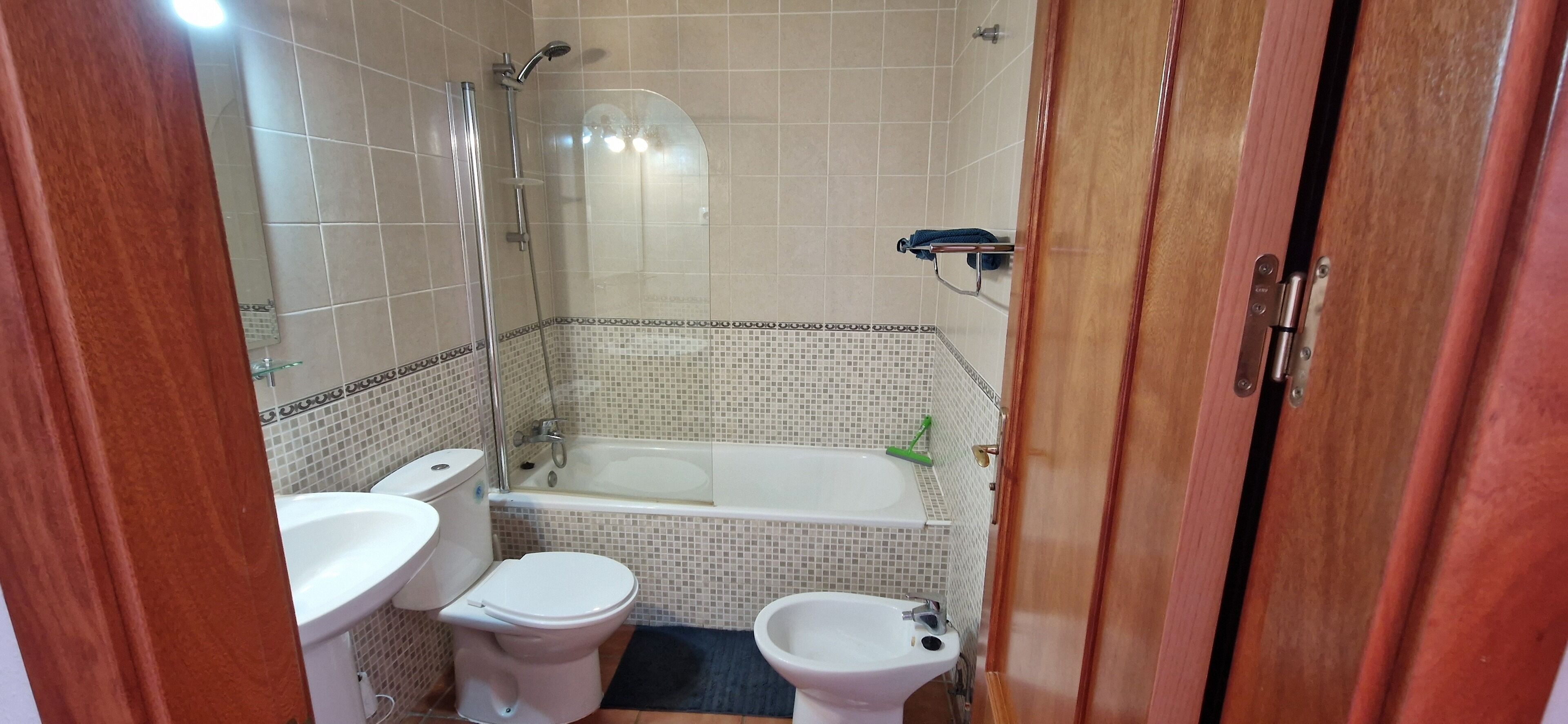 Appartement de Caractère, à 400m de la Mer, 2 Chambres, 5 Personnes