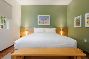 1 bedroom, iron/ironing board, travel crib, WiFi - w* | Unmatched 1BR in Condesa (Ciudad de México)