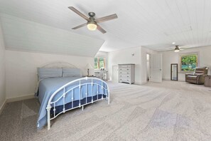 2 bedrooms, desk, iron/ironing board, WiFi - Platte River Cottage - Great for Fishing! Dogs OK! (Honor)