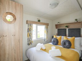 2 bedrooms, individually decorated, individually furnished, desk