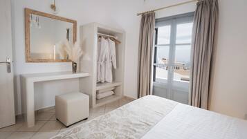 Superior Suite with Pool | 1 bedroom, premium bedding, desk, soundproofing