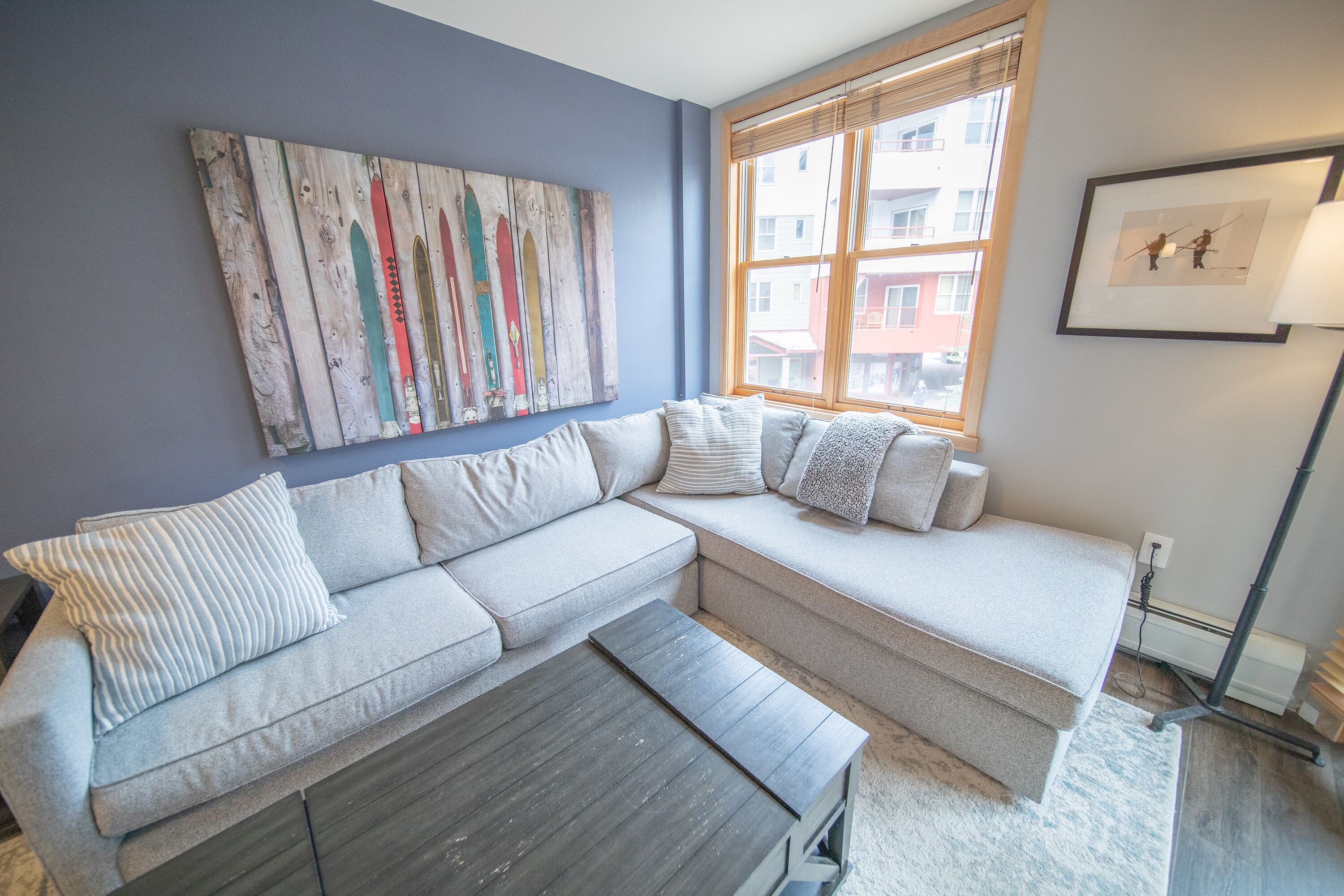 Modern condo in Heart of the Village! Hot Tubs!