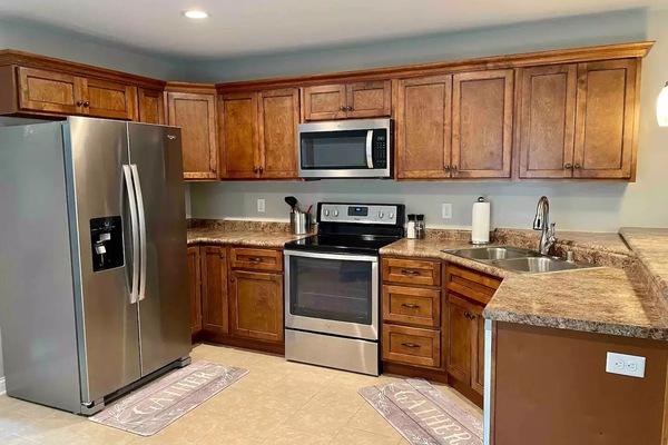 Frigorifero, microonde, forno, piano cottura