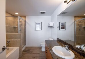 Apartment, 2 Schlafzimmer | Badezimmer | Handtücher