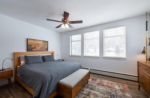 Condo, 2 Bedrooms