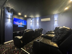 House, 5 Bedrooms | Interior