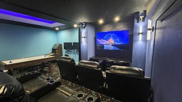 House, 5 Bedrooms | Interior