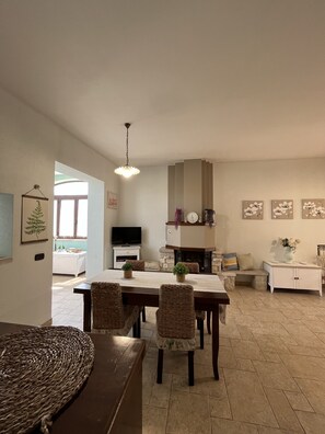 Dining - 4 bedroom villa in selva di fasano (Selva di Fasano)