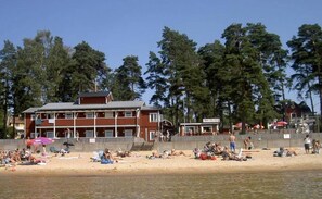 Front of property - Varamons vandrarhem (Motala)