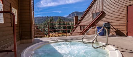 Condo, 1 Bedroom | Property grounds