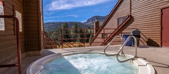 Aspen Creek #227 1 Bedroom Condo by RedAwning