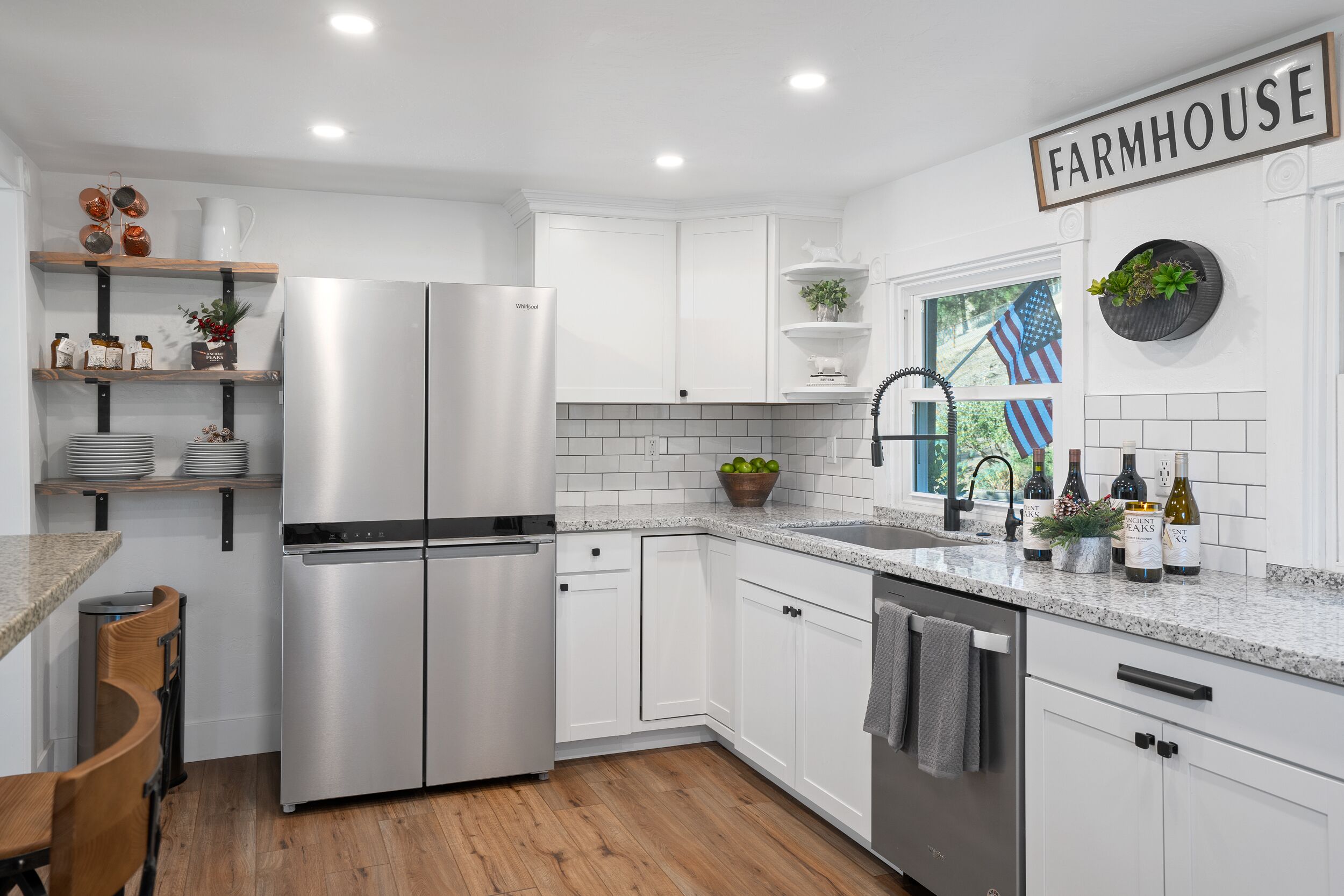 8 Mile House Deluxe-Experience California Tranquility at this Historical Home