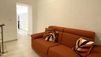 Apartment | Living area | Flat-screen TV