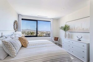 3 Schlafzimmer, Zimmersafe, Schreibtisch, Bügeleisen/Bügelbrett