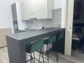 Deluxe Apartment | Private kitchen | Full-sized fridge, oven, dishwasher, espresso maker - Aragon Cottage Appartament  (Isola di Capo Rizzuto)