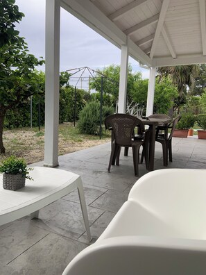 Deluxe Apartment | Terrace/patio - Aragon Cottage Appartament  (Isola di Capo Rizzuto)