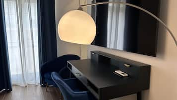 Room | 1 bedroom, individually decorated, individually furnished