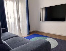 Apartment | Living area | Flat-screen TV