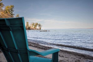 Am Strand, Liegestühle, Strandtücher