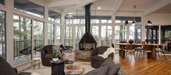 Luxury MCM Retreat. Sleeps. Beach Access. Hot tub. Private, close to everything.