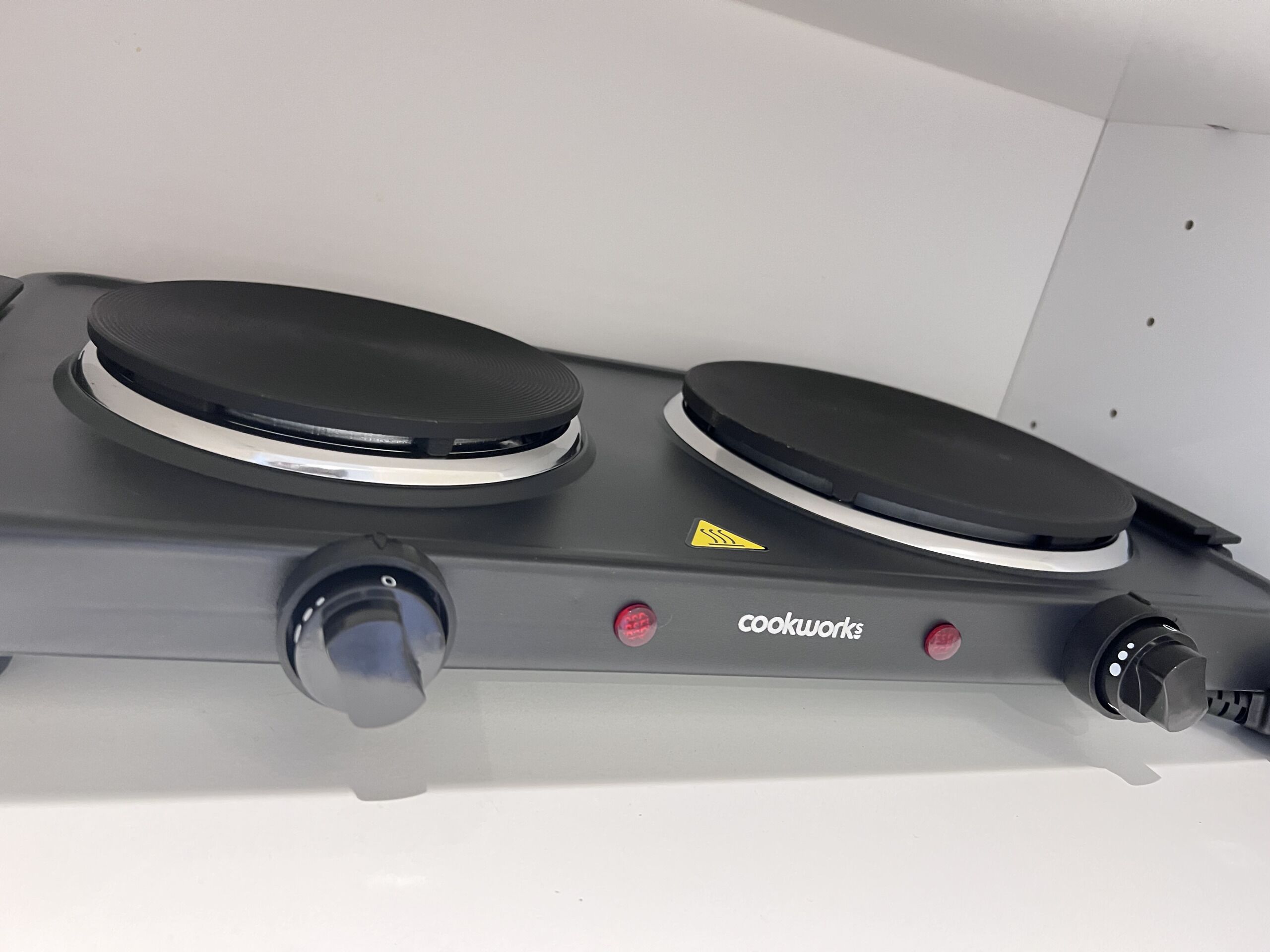 Entire Studio with Private Garden - Free Parking