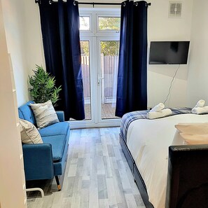 1 chambre, bureau, lit parapluie, Wi-Fi gratuit