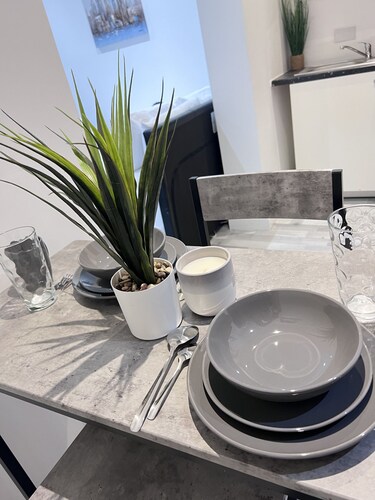 Cozy-Studio-Apartment-Ensuite Shower-Street View