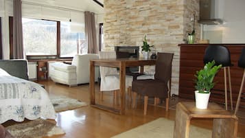 Comfort-Studio, Bergblick | 2 Schlafzimmer, Schreibtisch, Bügeleisen/Bügelbrett, kostenloses WLAN