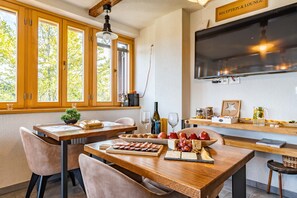 Daily buffet breakfast (EUR 19 per person) - B&B Villa Sumrak Plitvica (Plitvicka Jezera)