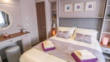 2 habitaciones, decoración personalizada y muebles diferentes