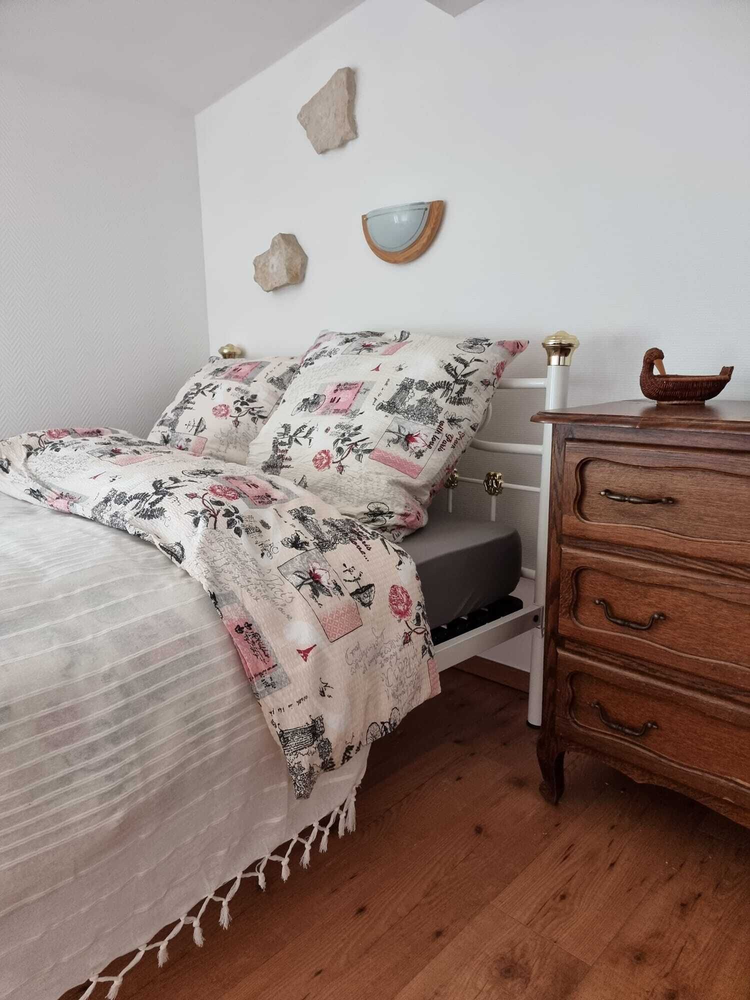 Family holiday home in a quiet location, just a few minutes from the Cité